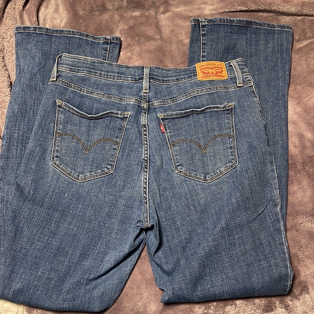 Levi’s High Rise Bootcut Jeans - Picture 3 of 5